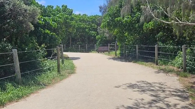Azzure Escape Apartment Kawana Waters 0*,  Australia